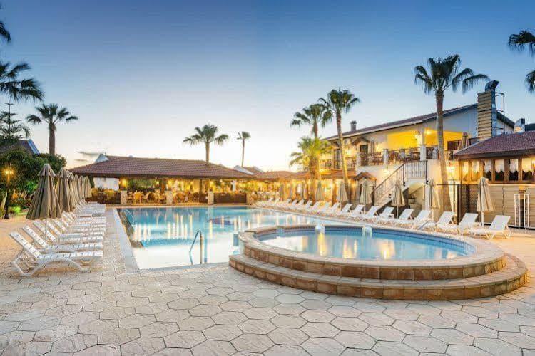 Almond Holiday Village & Hotel Karavas  外观 照片