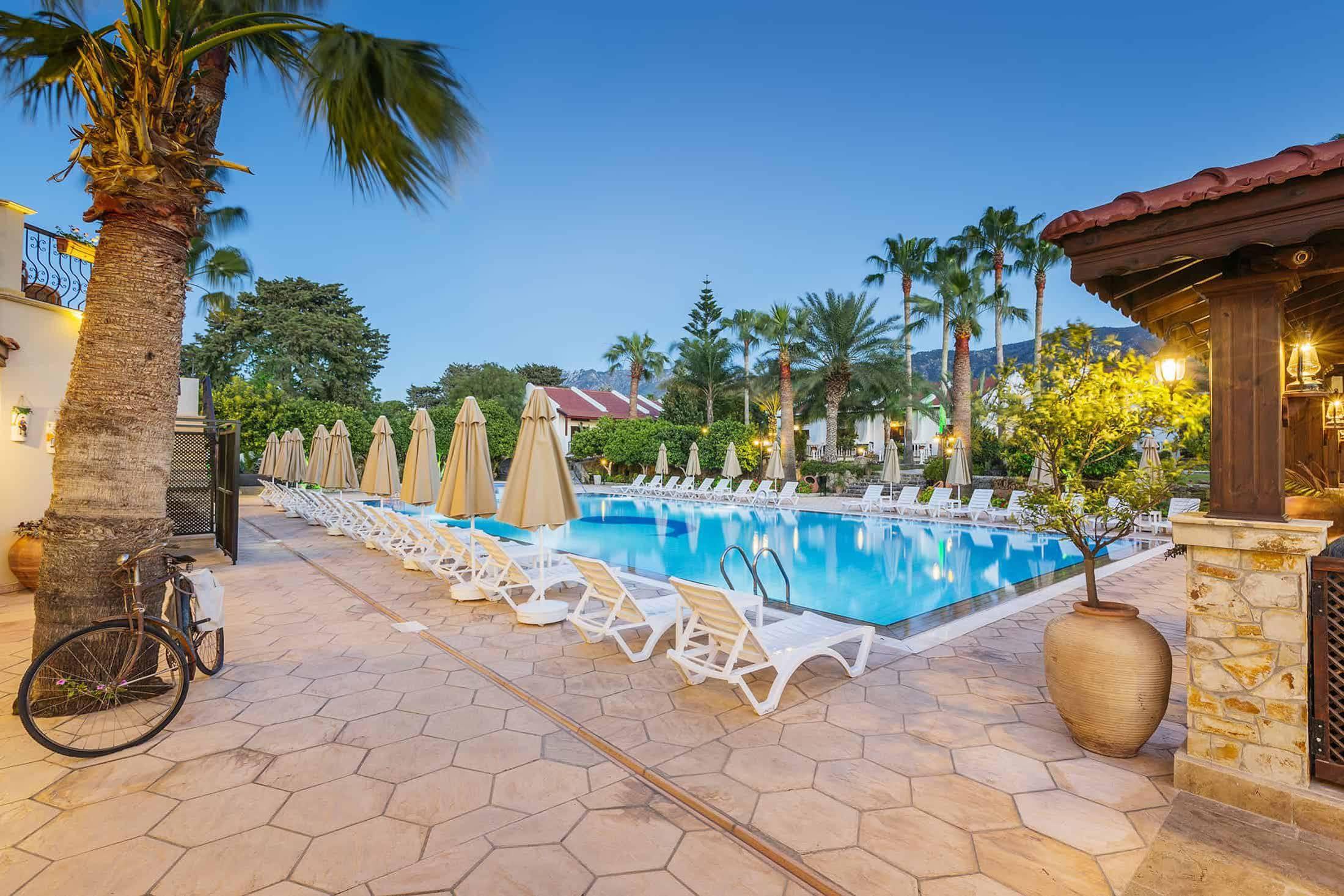 Almond Holiday Village & Hotel Karavas  外观 照片