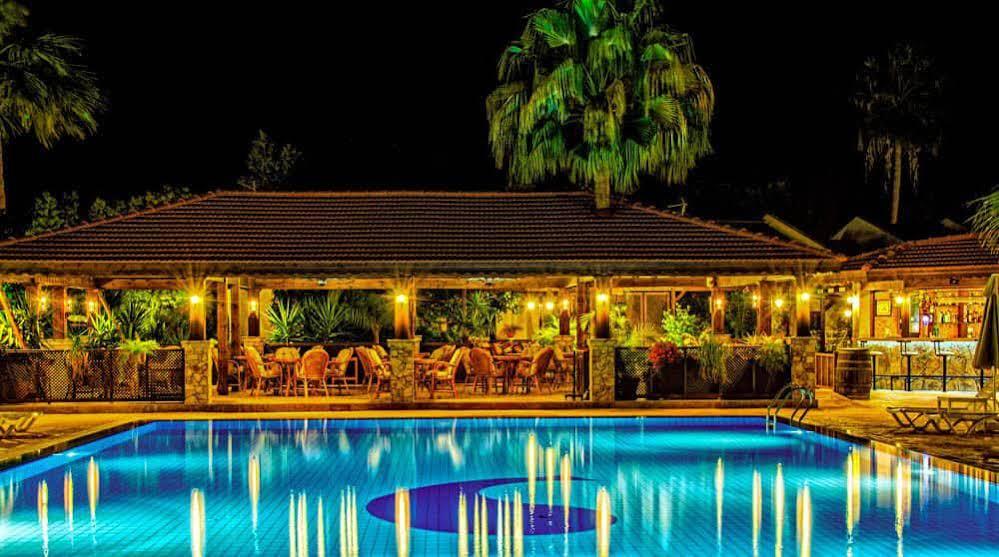 Almond Holiday Village & Hotel Karavas  外观 照片